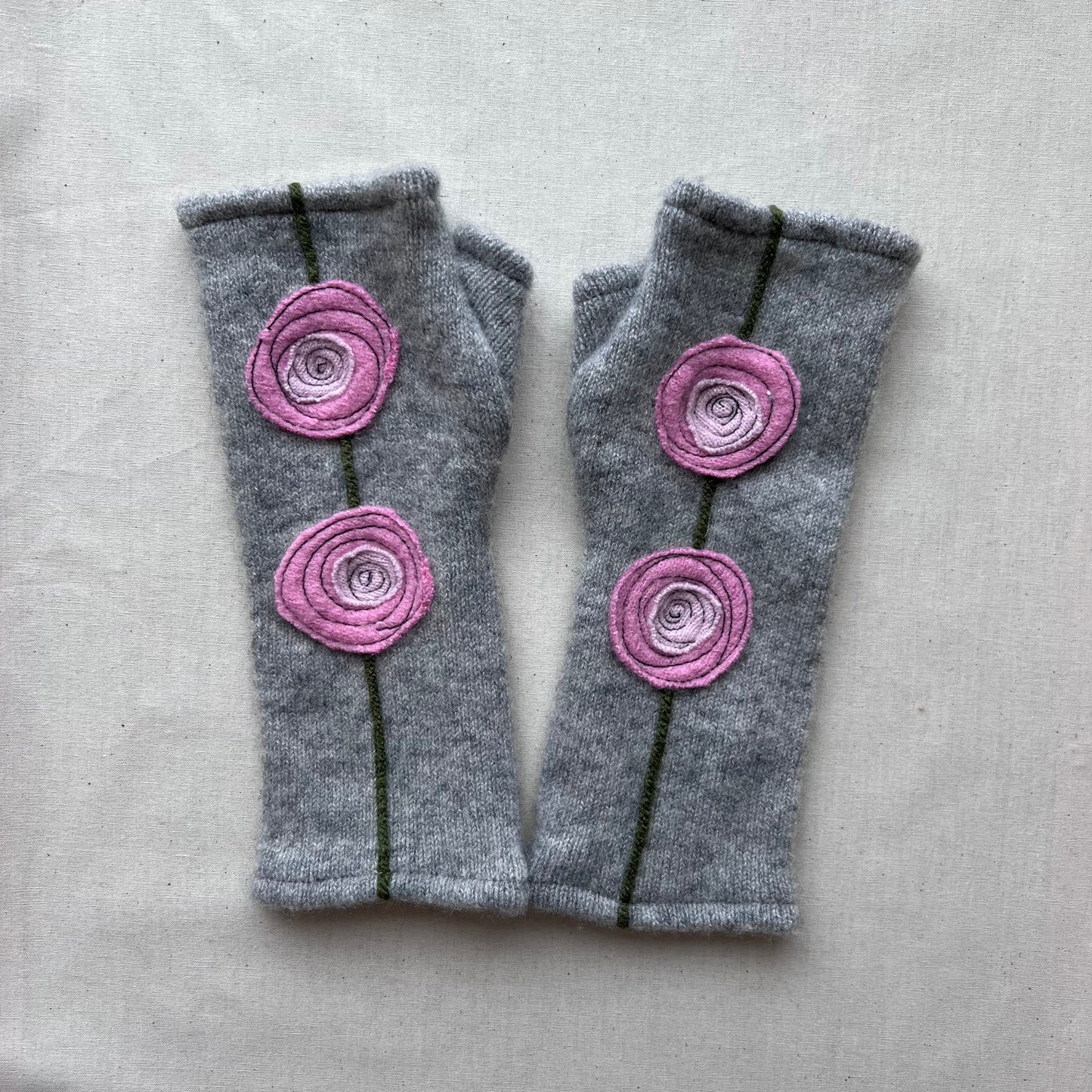 Fingerless Cashmere Gloves "Blooming Roses"