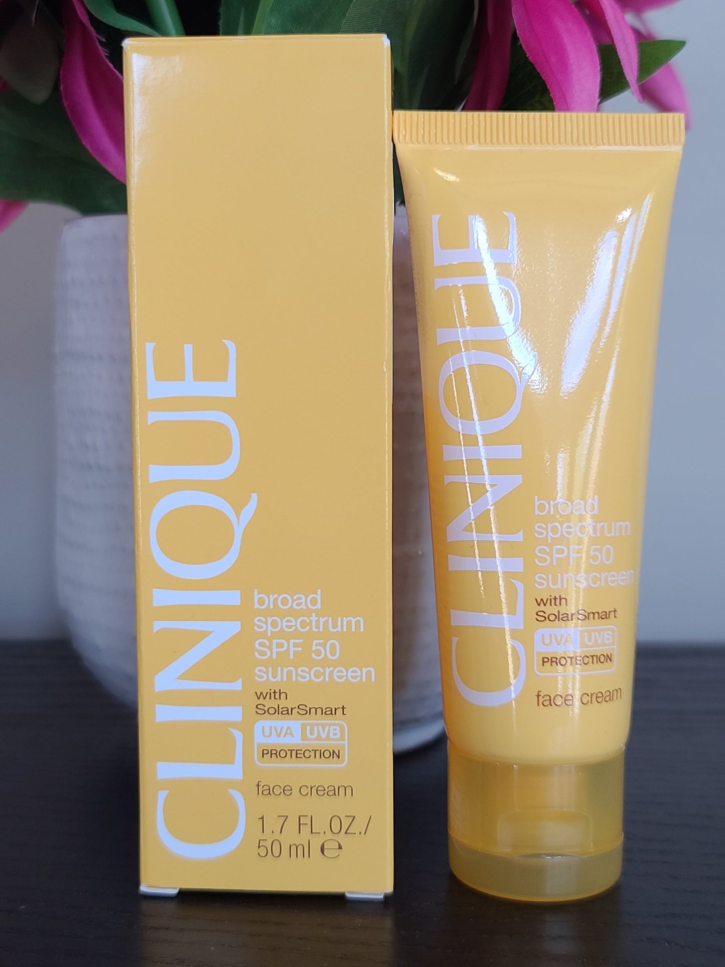Clinique Broad Spectrum SPF 50 Sunscreen Face Cream