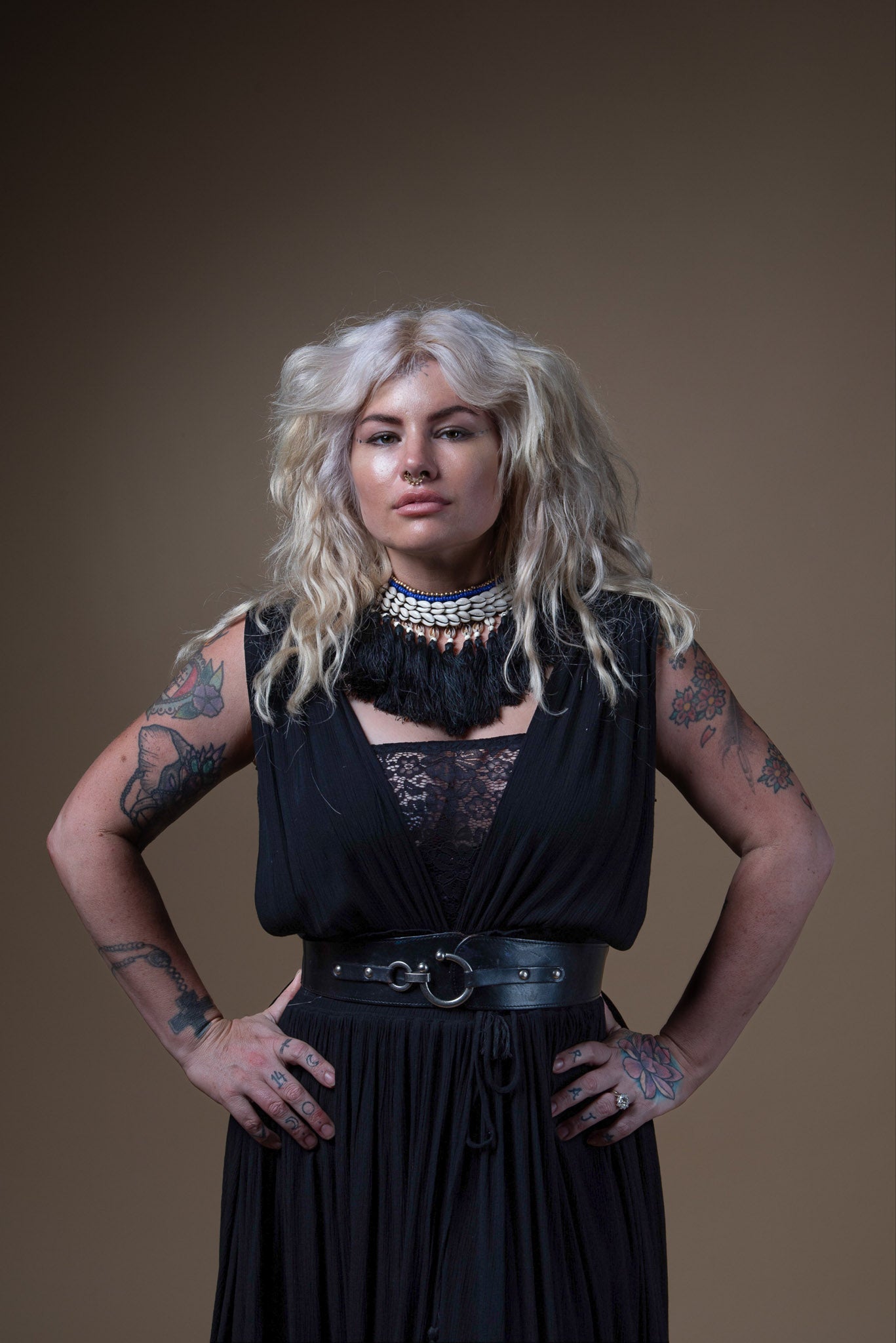 HORSESHOE BUCKLE BELT - BLACK